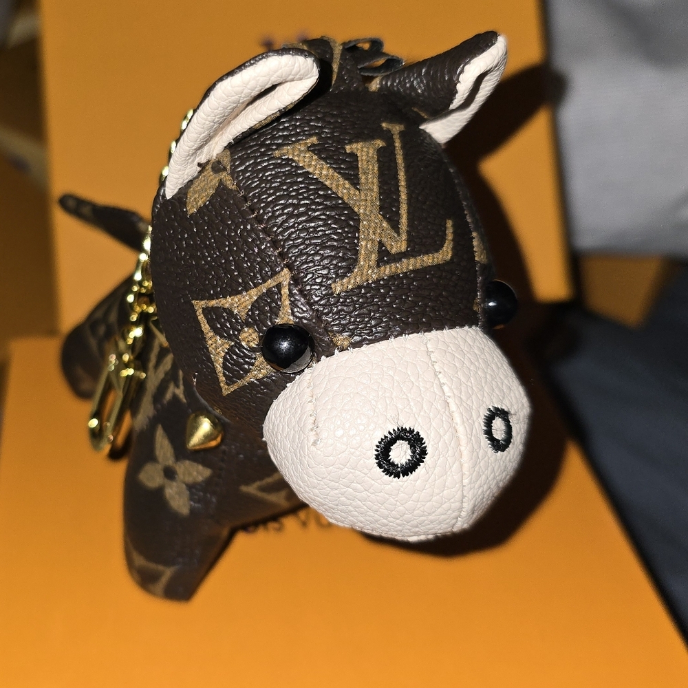 ♡♡♡ Monogram Donkey Key Holder in Brown and Cream
